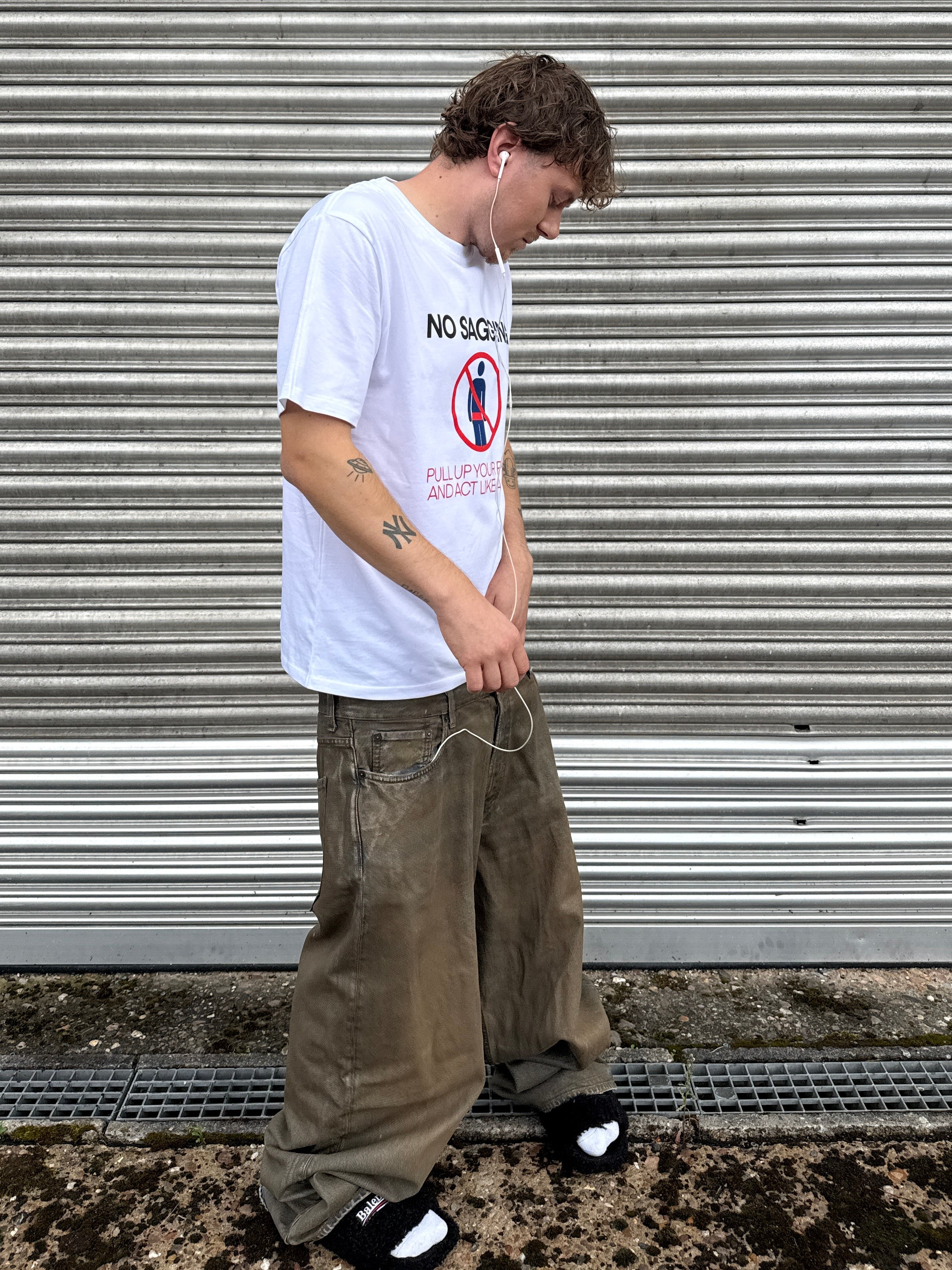NO SAGGING TEE