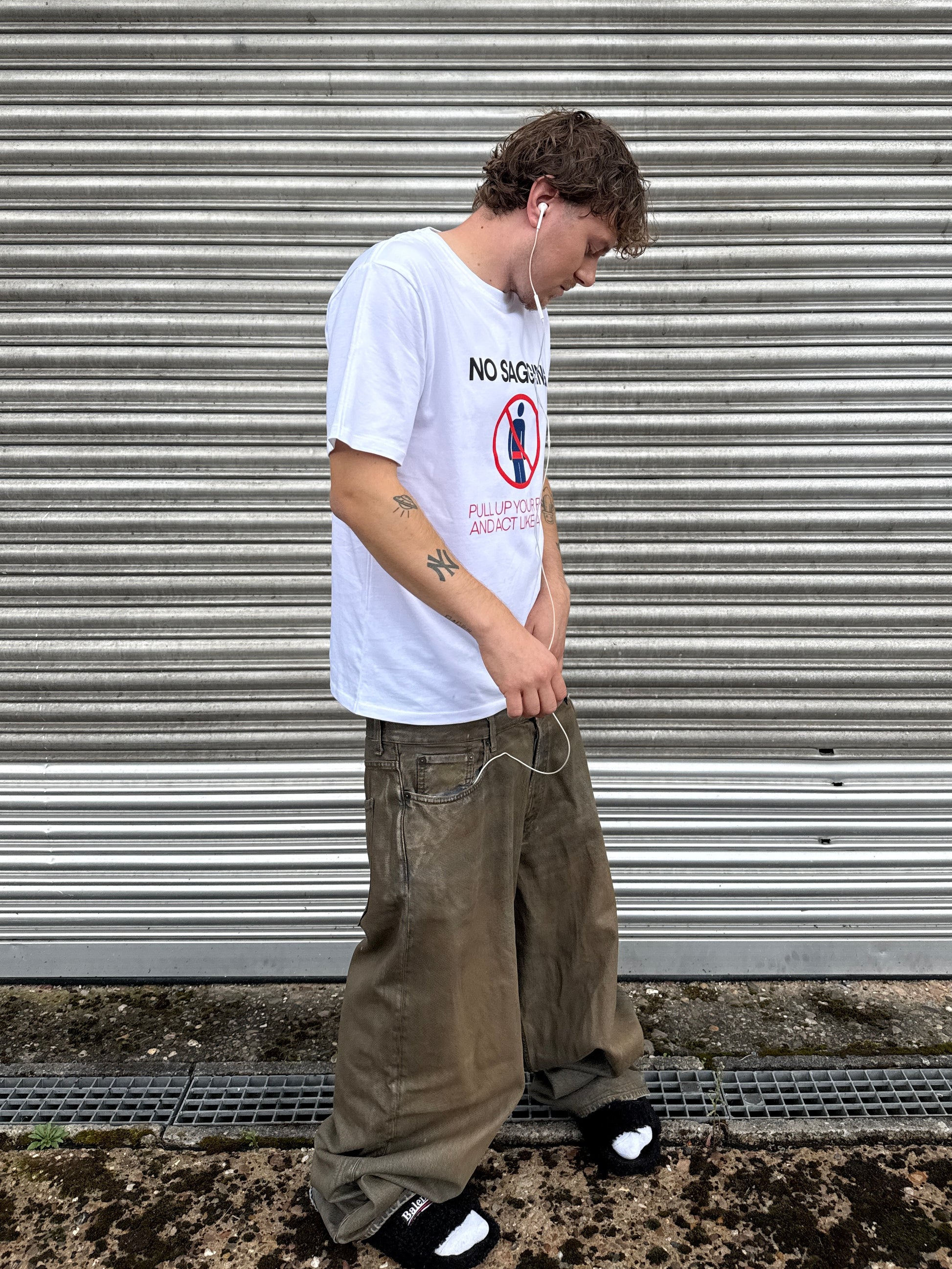 NO SAGGING TEE