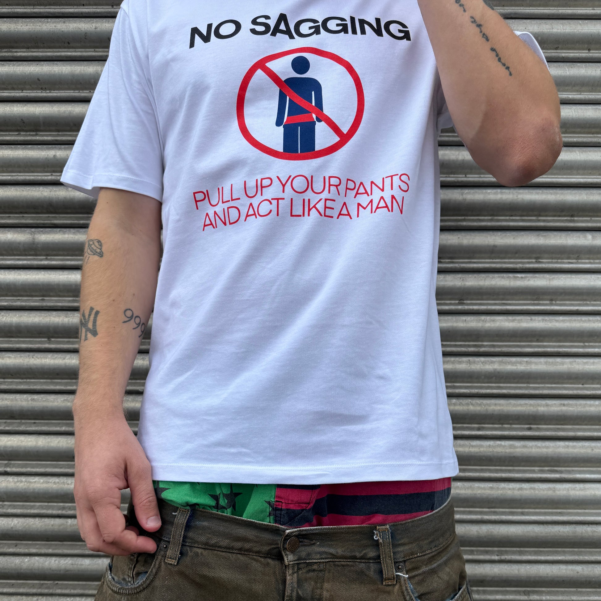 NO SAGGING TEE