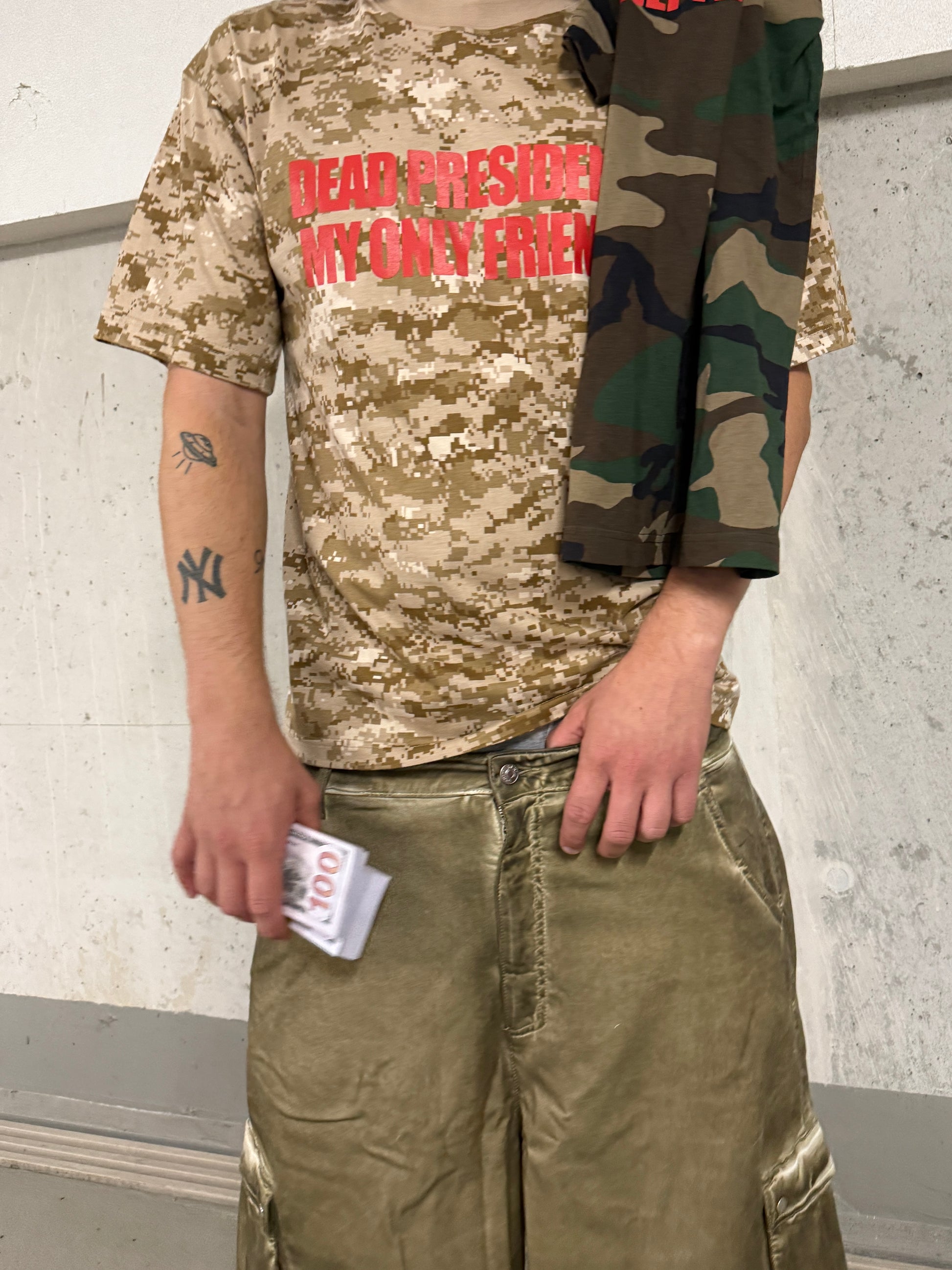 DEAD PRESIDENTS DIGI CAMO TEE